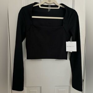 NWT Beyond Yoga Heather Rib Frame Cropped Pullover Black Size S